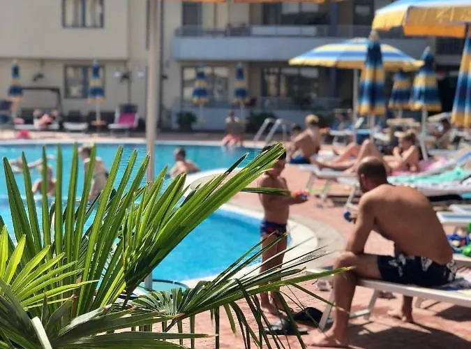 Plaza アパート *