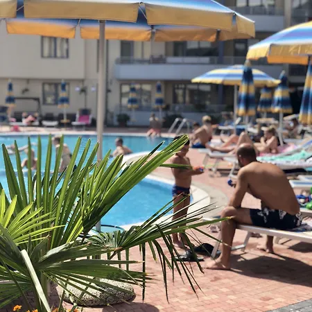 Plaza * Slăntjev Brjag