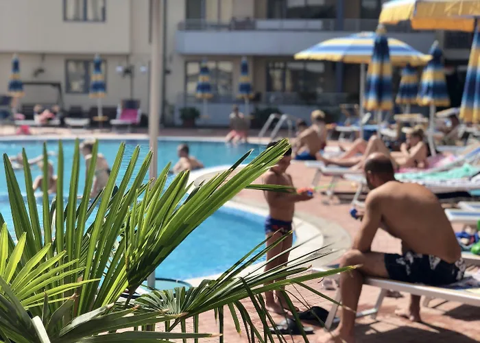 Plaza * 阳光海滩